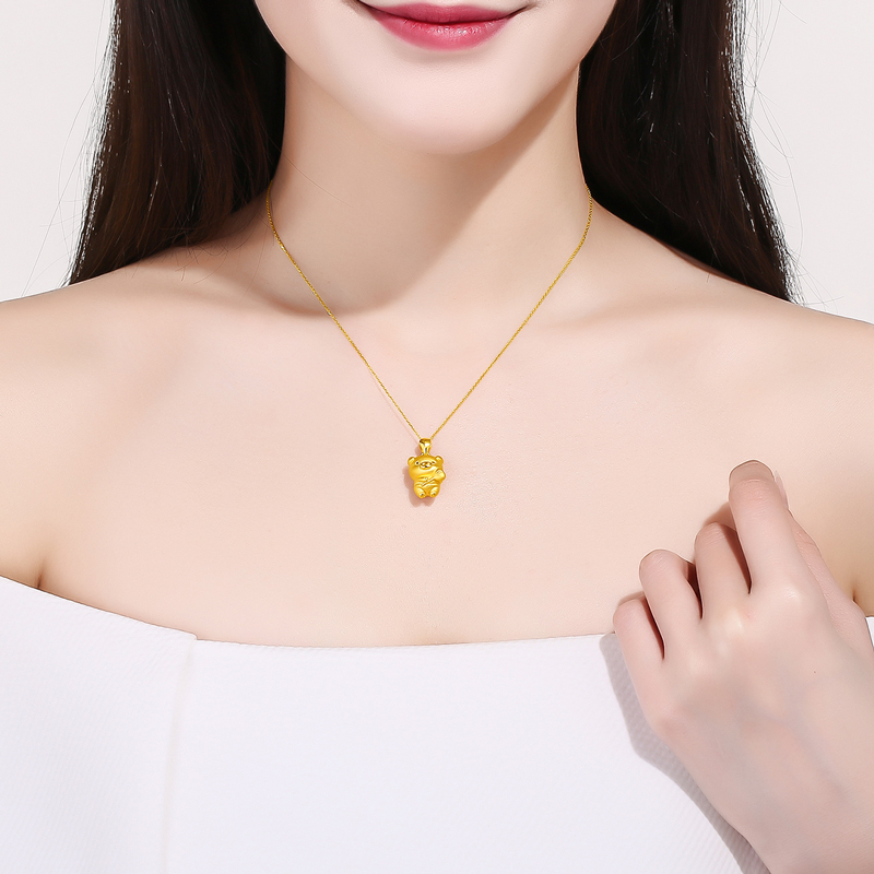 周六福(ZHOULIUFU) 珠宝黄金吊坠女生肖金猪本命猪年送女友挂坠 定价AD044061