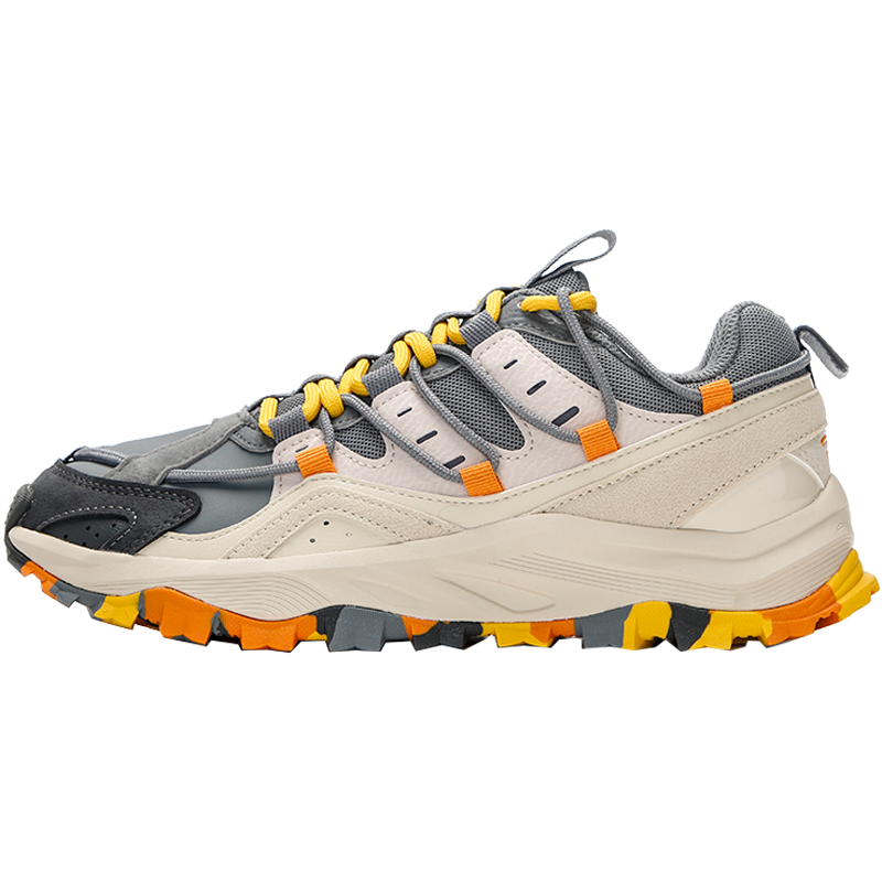 特步男鞋户外登山鞋2022秋季新款防滑耐磨旅游鞋皮面休闲鞋野外运动鞋男