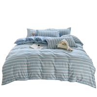 1、加厚活性植物羊绒面料,柔软亲肤、不起球不褪色、健康环保。 2、被套采用双针压线工艺,美观大气、结实耐用。 3、金属加