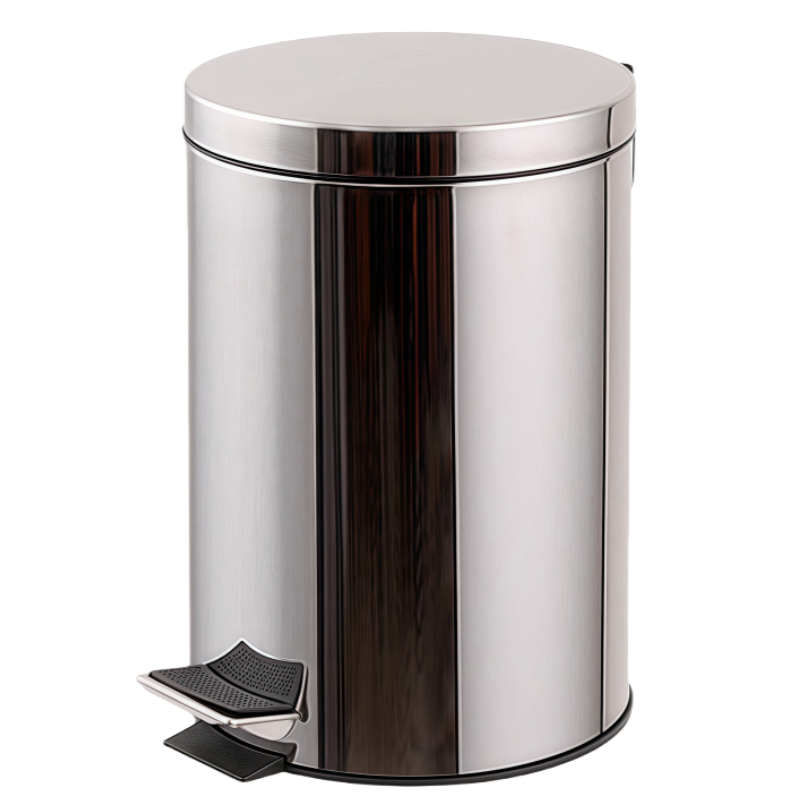 桃锦堂脚踩垃圾桶