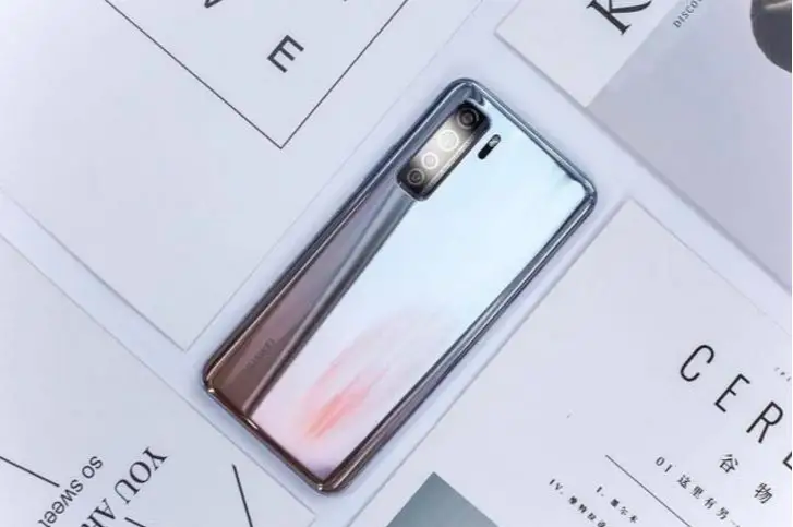 华为nova 7 Se上手体验 7号色让人一见倾心 苏宁头条 华为nova 7 Se上手体验 7号色让人一见倾心 苏宁头条