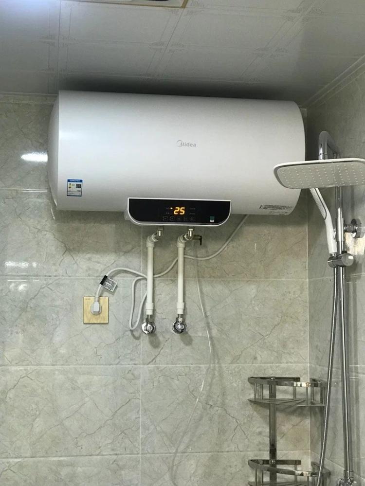 燃气热水器和电热水器哪个更合适 老行家教你选不出错 苏宁头条