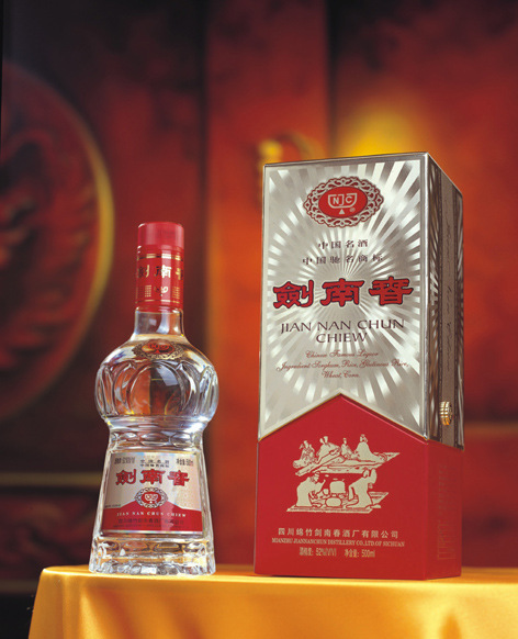 【最高級中国四川名酒瀘州老窖】2015年特別製作　新品未開封　中国を代表四川名酒 Amazon.co.jp: 瀘州老窖（擦りガラス瓶） LUZHOU LAOJIAO