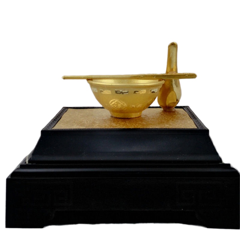 金碗托福摆件