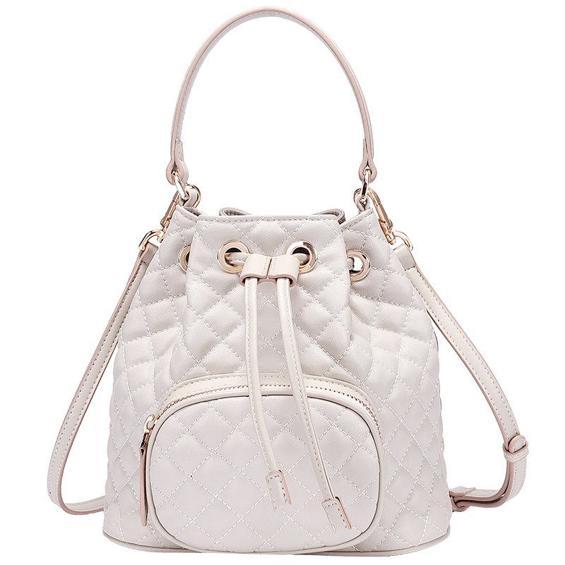 高尔夫GOLF牛皮斜挎包女包潮小香风菱格抽绳水桶包时尚单肩包女