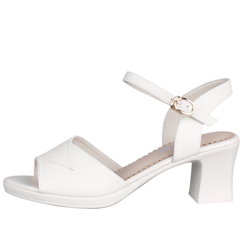 名人传真皮2020夏季新品女凉鞋皮鞋粗跟休闲头层牛皮露趾挂扣