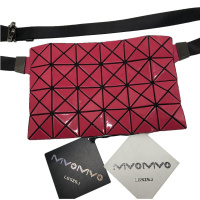 菱格三宅世家(MVO MVO LGSZSJ)女包女士时尚菱格斜跨包男女通用几何腰包百搭零钱小包