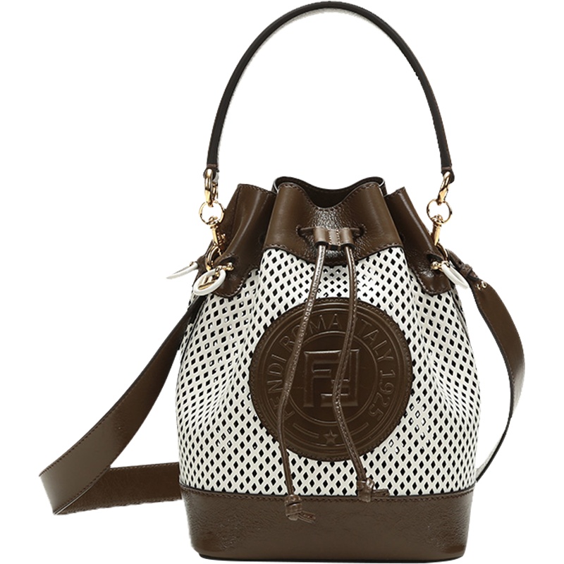 FENDI 女士皮革镂空水桶包手提单肩包 8BT309 A94O