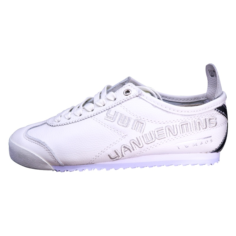 运动休闲鞋秋冬新款板鞋百搭软皮户外运动潮流