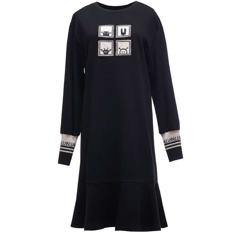 欧昵雪圆领卡通显瘦针织连衣裙女字母长袖毛衣鱼尾裙