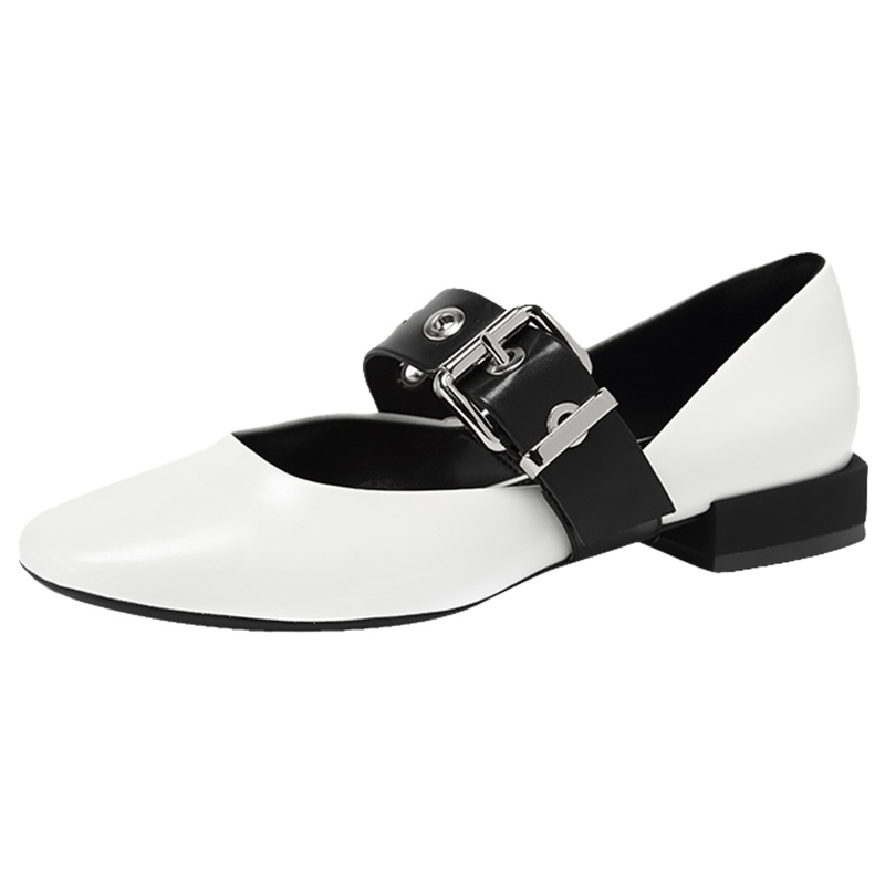 达芙妮新款复古方跟金属扣平底方头单鞋