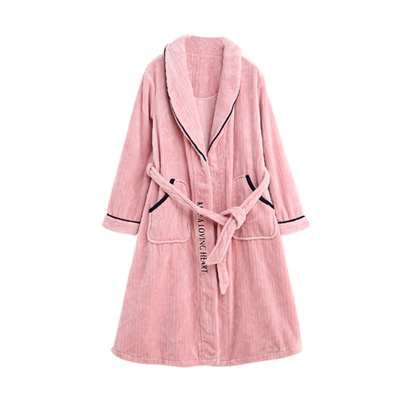 安之伴特卖双面珊瑚绒剪条插英文绣花长袖女袍C34B298