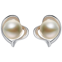 周大福浪漫心形925银珍珠耳钉AQ32583