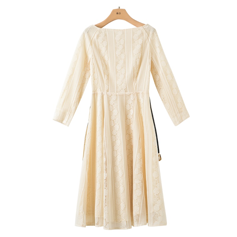 晚白2021春季新品修身显瘦纯色一字领高腰A字淑女蕾丝裙连衣裙女