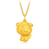 周大福十二生肖猪翅膀小猪足金黄金吊坠R21805
