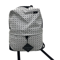 菱格三宅世家(MVO MVO LGSZSJ) 新款 菱格几何外形设计简单超大容量的双肩包背包登山包男女款