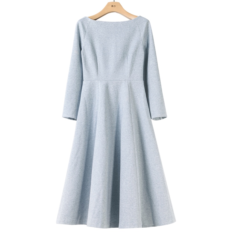 晚白2020冬季新品简约百搭纯色一字领修身显瘦A字毛呢裙连衣裙女