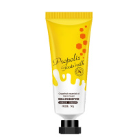 随机护手霜一支赠品勿拍