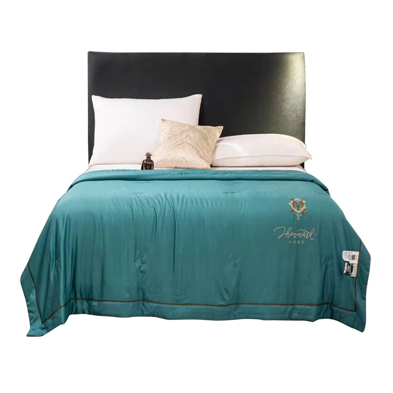 冰岛优可丝夏被