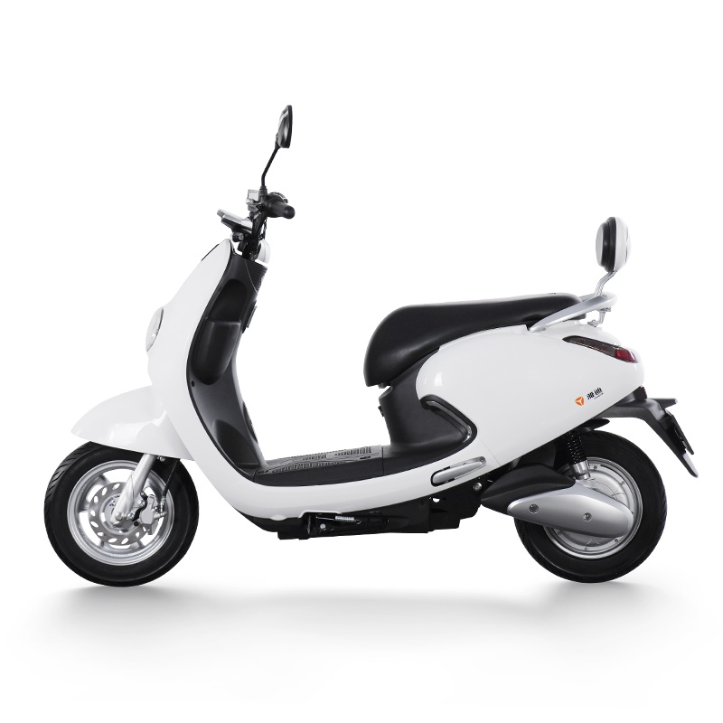 雅迪电动摩托车 Q舞60V20A电动车 成人代步男女电瓶踏板车