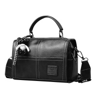 【顺丰配送】网红小黑包2020新款女士包包休闲百搭单肩斜挎包黑色大肩带LB200517-1H