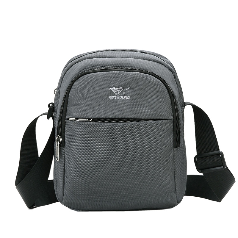 七匹狼(SEPTWOLVES)男士单肩包新潮竖款商务休闲防水面料男士斜挎包背包简约大容量