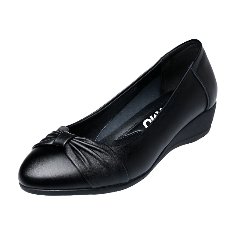 环球舒适软底妈妈鞋久站不累秋季2021新款工作中老年软皮女单鞋一脚蹬