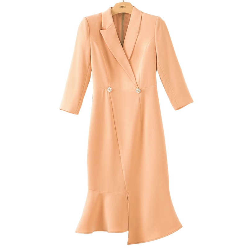 晚白2021春季新品简约纯色修身显瘦翻领职业西装裙鱼尾裙连衣裙女