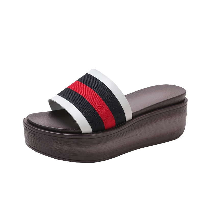 卡帝乐鳄鱼CARTELO 新款时尚外穿韩版厚平底套脚一字女凉拖鞋