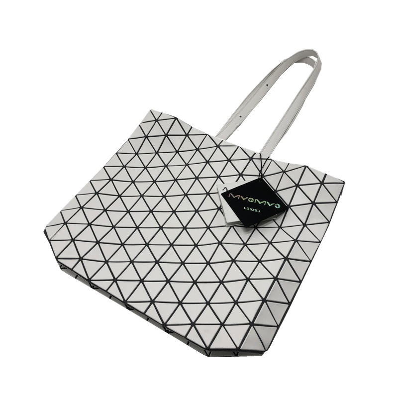 菱格三宅世家(MVO MVO LGSZSJ)2020新款女包几何菱格软包时尚百搭大容量伸缩肩带单肩包