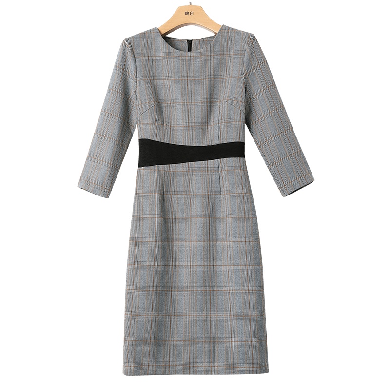 晚白2020秋冬新品通勤时尚简约圆领修身显瘦格子包臀裙连衣裙女