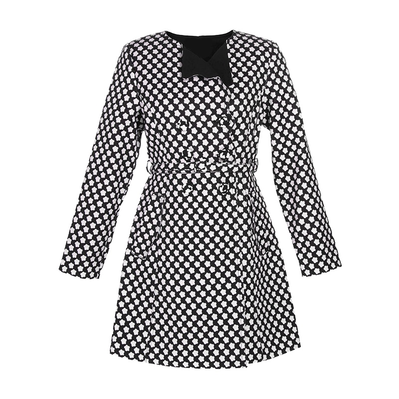 秋水伊人2019春装新品西装领黑白花英伦气风衣外套FV21