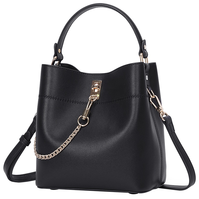 啄木鸟女包水桶包新款2020时尚百搭斜挎包女士单肩包纯色女包包 黑色