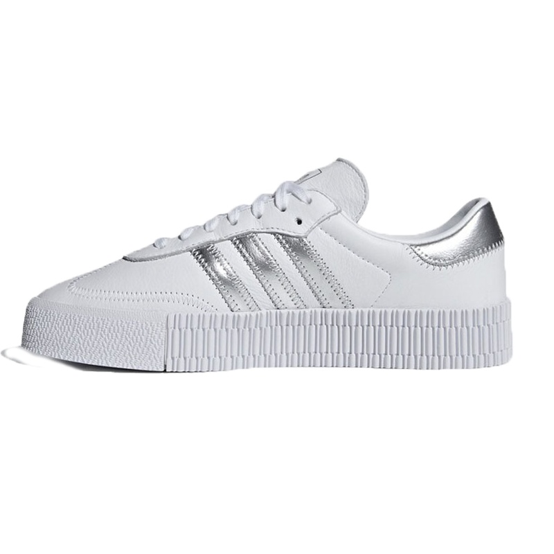 adidas阿迪达斯 女休闲鞋 EE9017