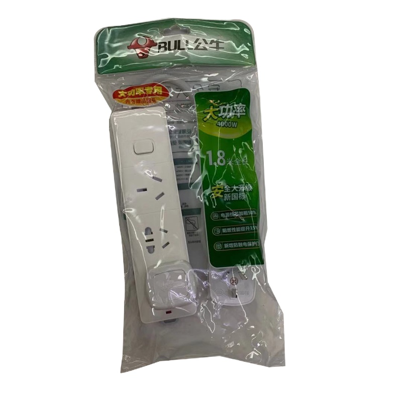 公牛(bull) 插座3位总控 全长1.8米 保护门 大功率4000W 赠插头