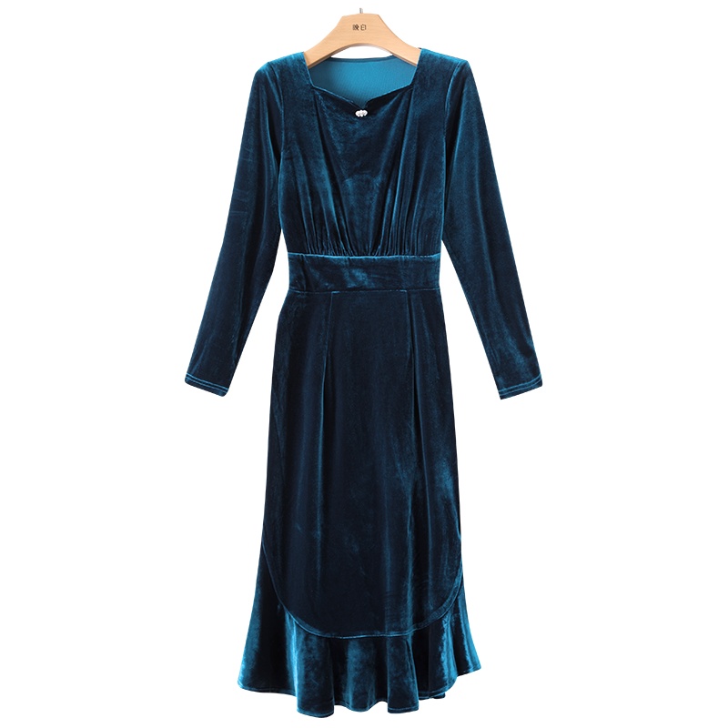 晚白2021春季新品时尚通勤纯色方领修身显瘦包臀裙丝绒连衣裙女