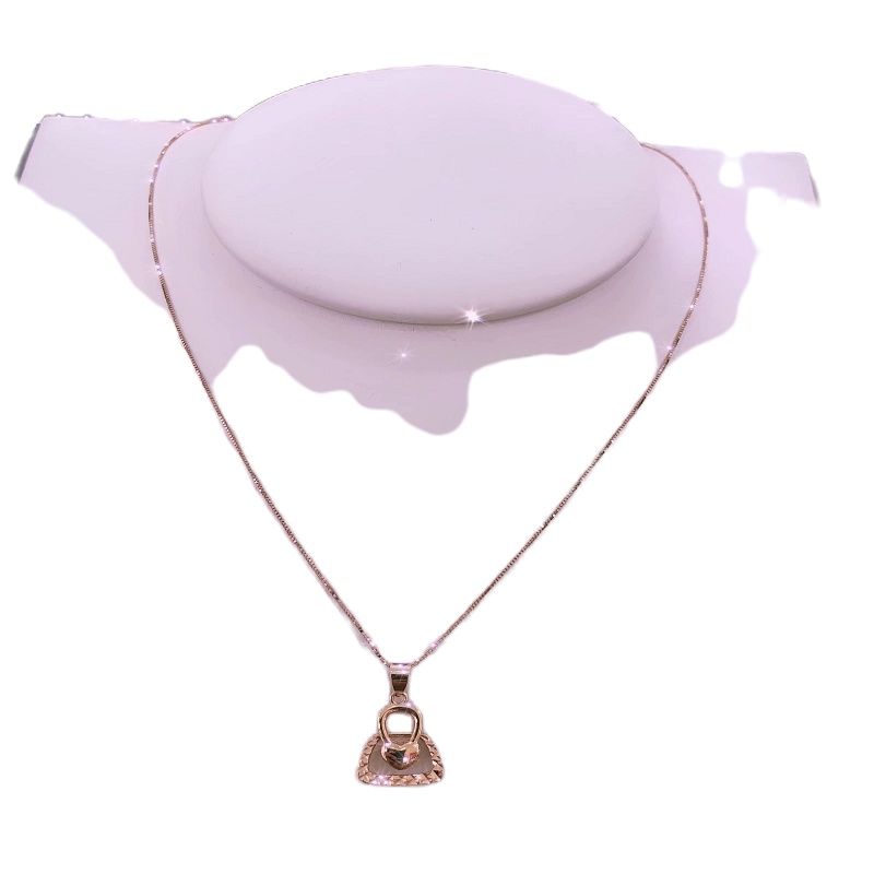 18k玫瑰金爱心小包吊坠