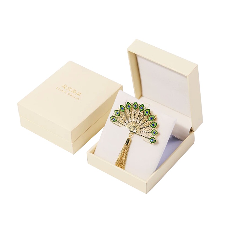 故宫—似有清风徐来羽毛扇金属胸针饰品