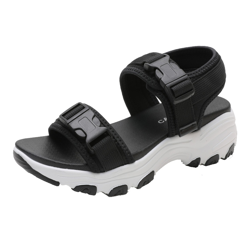 卡帝乐鳄鱼(CARTELO)夏季款休闲坡跟一字带插扣露趾女鞋百搭厚底女士凉鞋