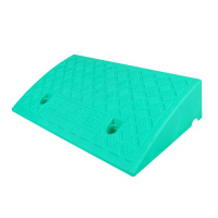 海斯迪克 gnjz-1067 塑料斜坡垫 上坡垫马路牙子 台阶板路沿坡 阶梯坡三角垫汽车爬坡垫 绿色7cm高