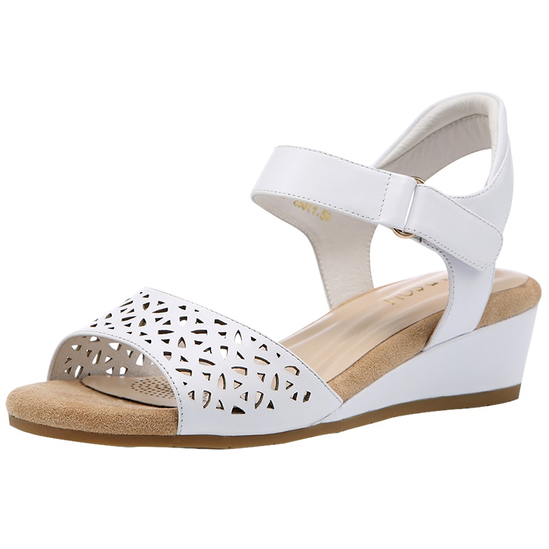 HARSON/哈森 露趾软面皮镂空女鞋坡跟休闲凉鞋HM87126